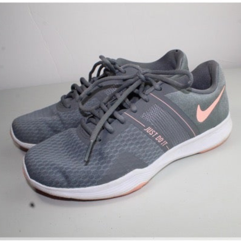 Nike city trainer 2 sneakers. 5.5
